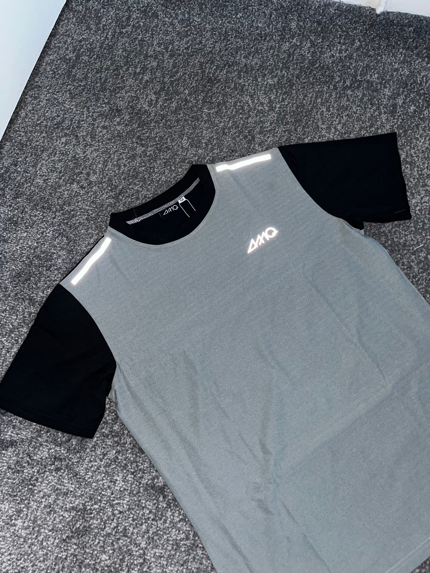 AMQ Performance Tee | Black Grey