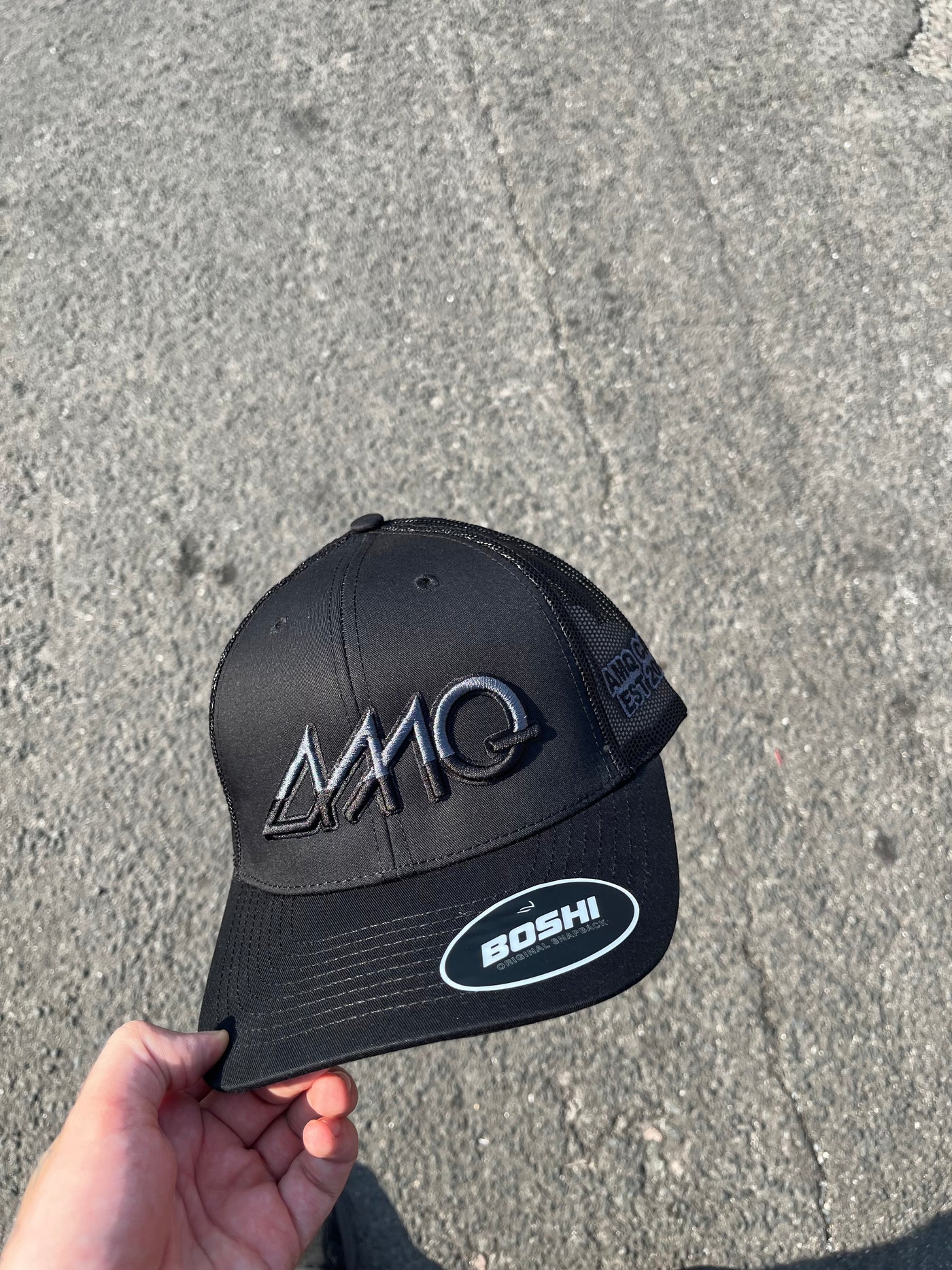 Carbon black / Grey gradient amq cap